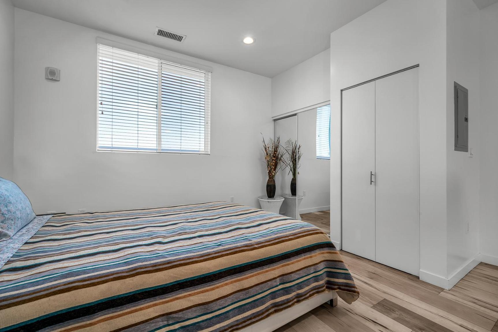 Appartement Stylish Modern One Bedroom Hollywood Loft With In Unite Washer Dryer & Balcony *